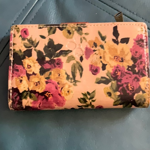 Patricia Nash Cirella leather wallet - Picture 2 of 4